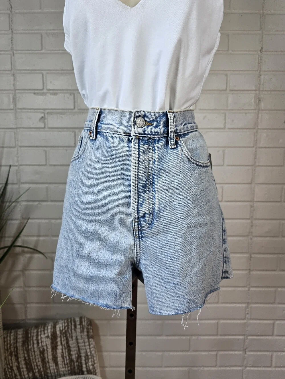 PacSun Light Wash High-Rise Denim Jean Shorts - Picture 1 of 11
